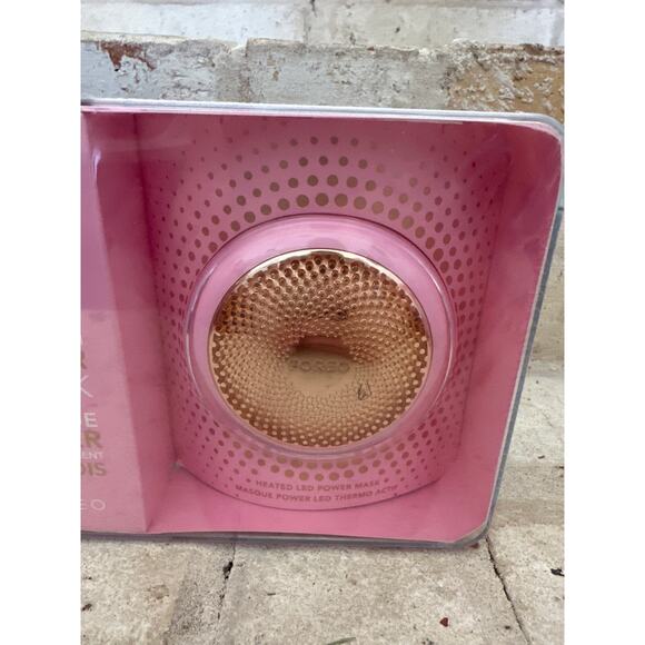 Foreo UFO 2 Pearl Pink Swedish Heated LED Power Mask - Picture 3 of 4